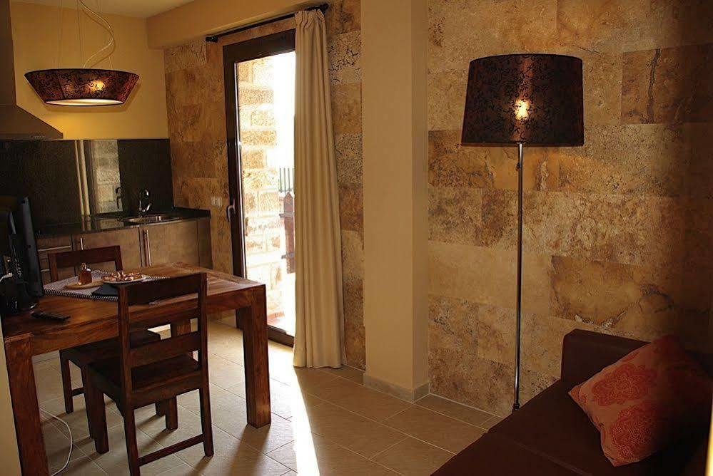 L'Arcada De Fares Appartement Sant Ferriol Buitenkant foto